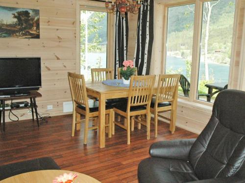 บริการและสิ่งอำนวยความสะดวก, 4 person holiday home in olden-By Traum in โอลเดน