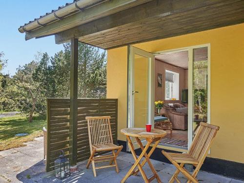 Three-Bedroom Holiday home in Aakirkeby 7 - image 2