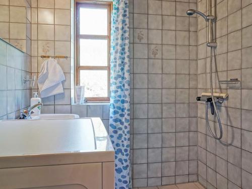 Three-Bedroom Holiday home in Aakirkeby 7 - image 6