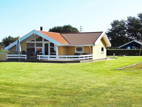 Three-Bedroom Holiday home in Juelsminde 13 