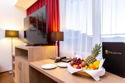 Budget Hotel Alexander - image 12