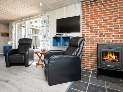 Three-Bedroom Holiday home in Ringkøbing 23 - image 2
