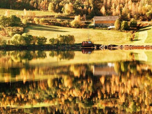 Three-Bedroom Holiday home in Vågland