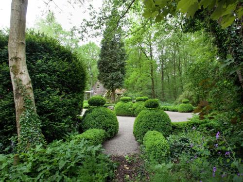 Delightful Chalet in Opglabbeek near Lake