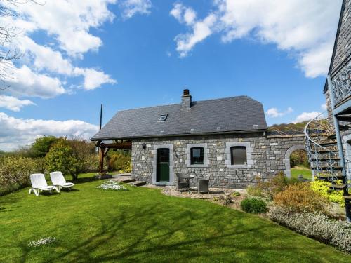  Charming cottage for 2pers and a baby in the Land of the Valley, Unterkunft in Roly