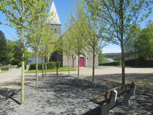 Quiet cottage in Roumont