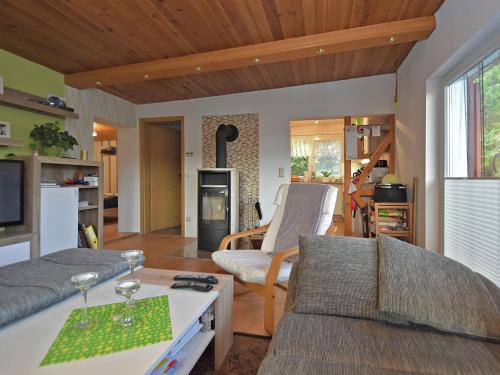 Cozy Holiday Home in G ntersberge with Garden