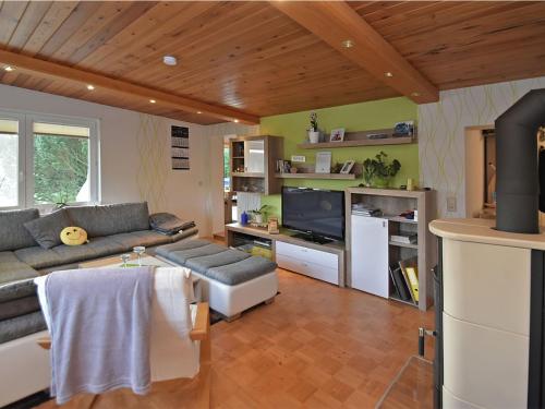 Cozy Holiday Home in G ntersberge with Garden