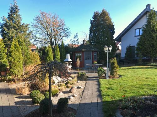 Tasteful apartment near Brilon on the ground floor with terrace and garden - Apartment - Madfeld