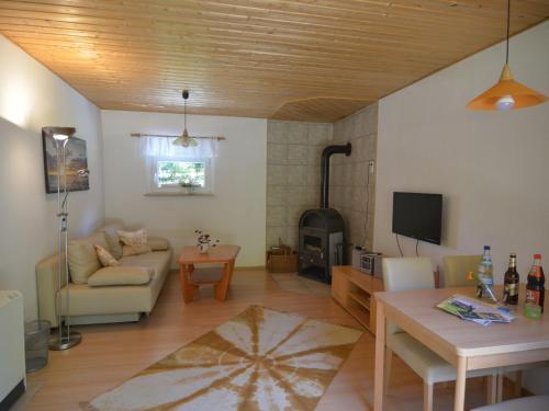 Cosy Holiday Home in Thuringia with Sauna - image 3