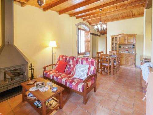 Cottage in Maians with Sea View & Pool in Castellfullit del Boix