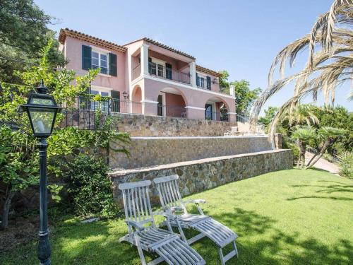 Garden, Villa in Antheor with private swimming pool in Saint-Raphael