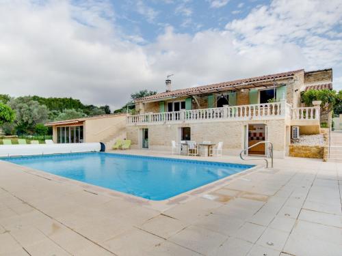 Holiday home with private pool near Orange - Accommodation - Lagarde-Paréol