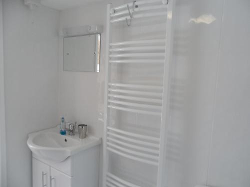 Double Room image 4