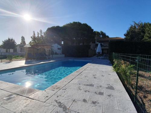 Lovely Holiday Home in Ouveillan with Private Garden gîte à louer Cuxac-d'Aude