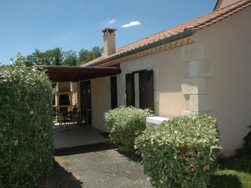 Attached house with garden for 2 people and a baby in a small scale park gîte à louer Veyrines-de-Domme