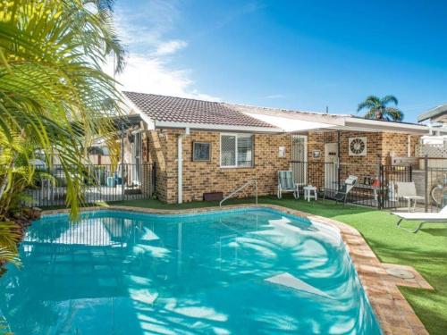 Manning Pool House photo 1