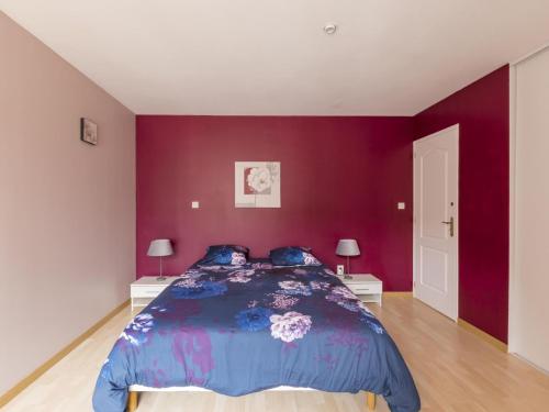 Alluring Apartment in Moissey with Terrace gîte à louer Lamarche-sur-Saône