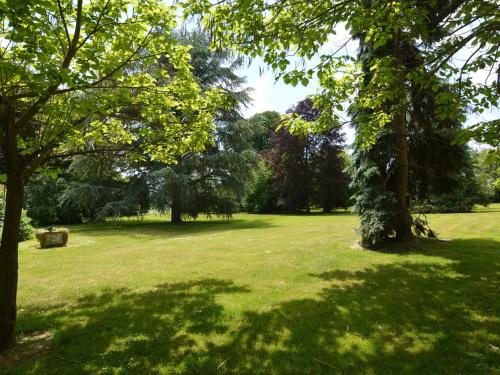 Beautiful secluded and quiet house in Champvert with pond