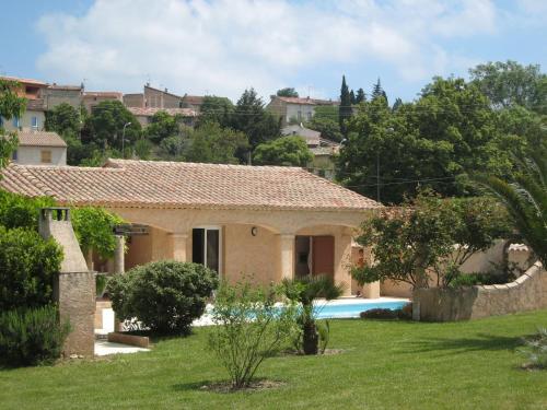 Villa with air conditioning and private pool 1 km from Saint-Paul-en-Foret and 35 km from the sea - image 2