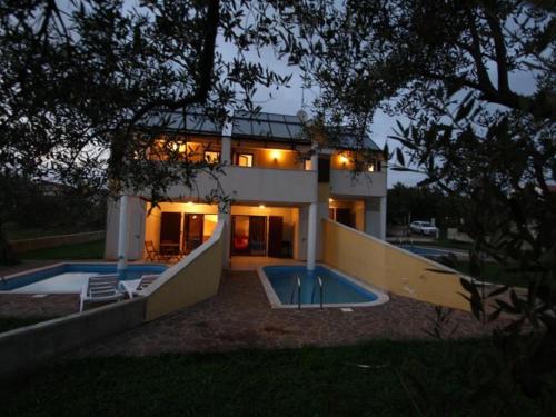 Holiday Home in Novigrad with Private Pool - Location saisonnière - Novigrad