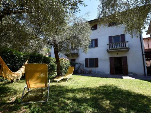  Luxurious Villa in Marone with Garden, Pension in Marone