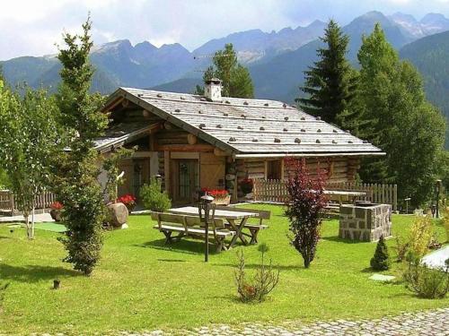 Apartment in a typical baita in the Dolomites with sauna and Turkish bath gîte à louer Rualp