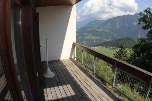 Leysin Lodge Leysin Lodge is perfectly located for both business and leisure guests in Leysin. The hotel has everything you need for a comfortable stay. Service-minded staff will welcome and guide you at the Leysi