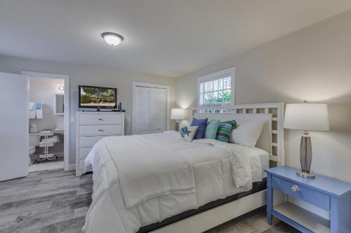 Coastal Dream Beach House home - image 7