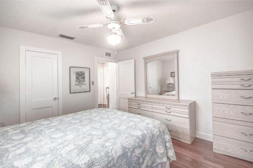 Seas The Day - Monthly Beach Rental home - image 6
