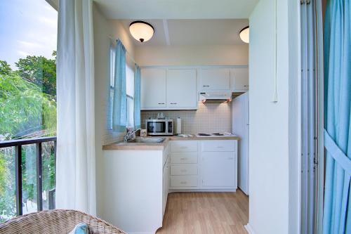 Bay Watch apts - image 2