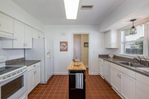 Treasured Times Beach House home - image 3