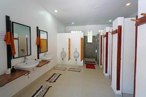 Bathroom, Onederz Koh Rong Sanloem in Koh Rong Sanloem