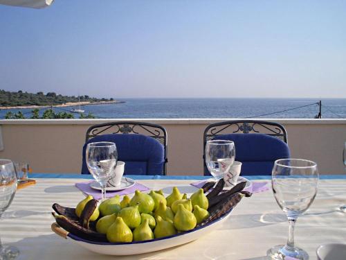 Two-Bedroom Apartment with Terrace and Sea View