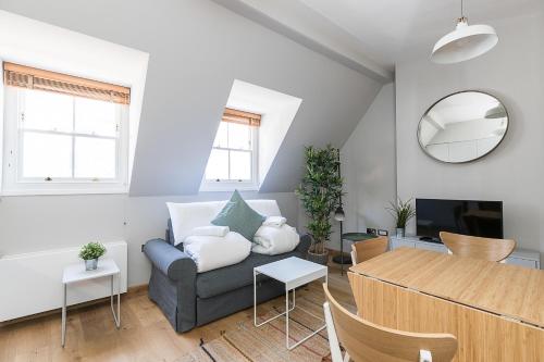 Stylish Stays by Russel Square - image 5