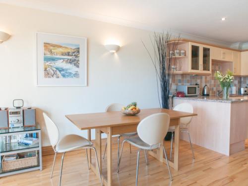 1 Crabshell Quay - image 4