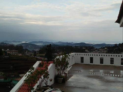 King Room with Mountain View image 9