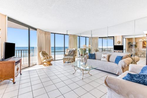 Edgewater 207