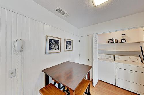 13PENDER home - main image