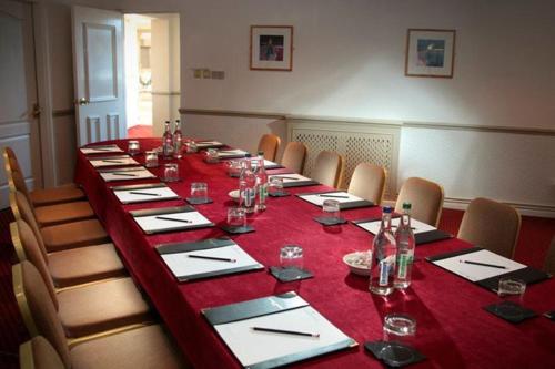 Roman Way Hotel - image 14