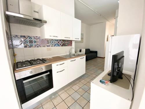One-Bedroom Apartment image 10