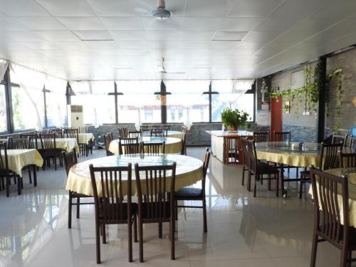 Restaurant, Huanghuacheng Water. Great Wall Derunju Guesthouse in Huairou District