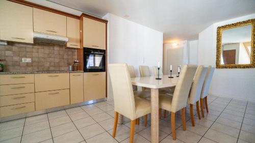 廚房, Hôtel du Cheval Blanc - City center (Hotel du Cheval Blanc - City center) in 比勒