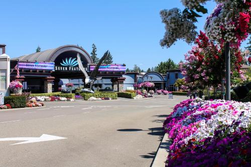 Seven Feathers Casino Resort - image 10