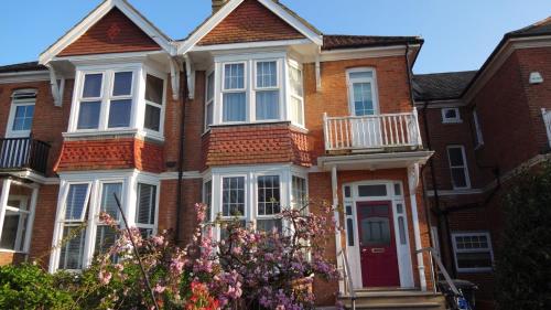 Gorgeous 4-Bed House in Bexhill-on-Sea sea views