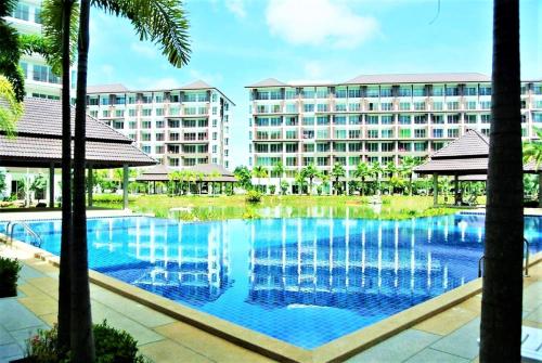 . Bang Saray - lake & pool views