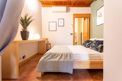 San Fedele Apartment - Historical Como City Center by Rent All Como