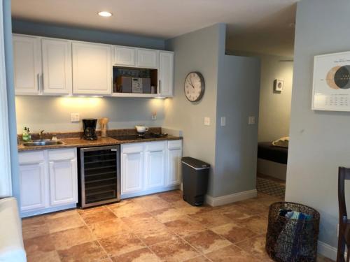 Charming Pool Cottage in Belair Historic District - main image