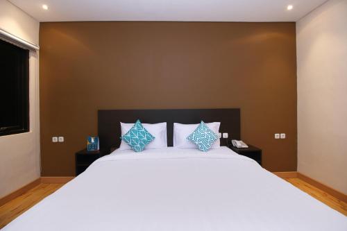 Altona Hotel Room Type - Deluxe King Room