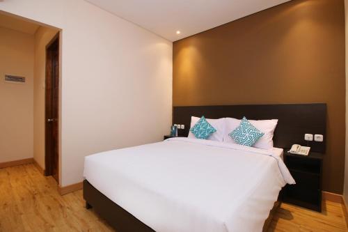 Altona Hotel Room Type - Deluxe Double Room